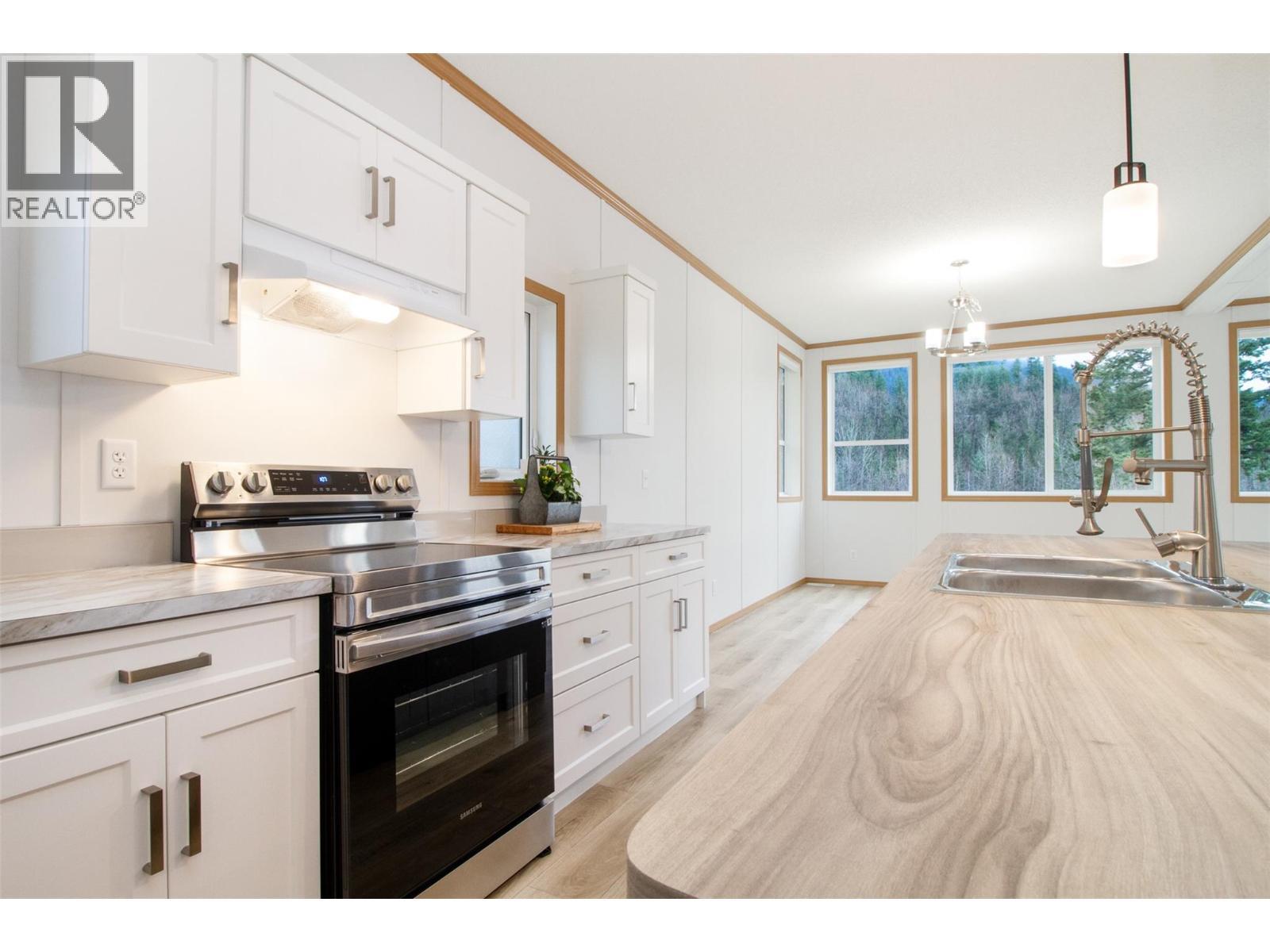 1204 Maplewood Street Unit# 19. Revelstoke, British Columbia