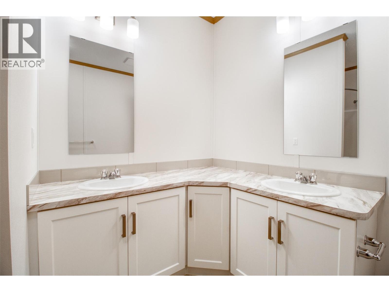 1204 Maplewood Street Unit# 19. Revelstoke, British Columbia