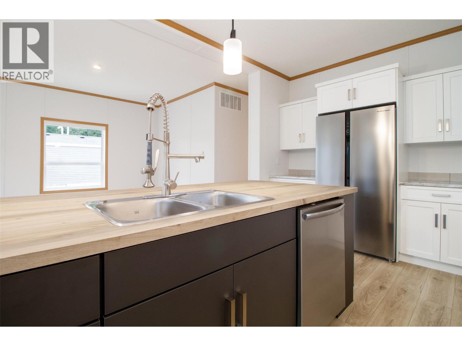 1204 Maplewood Street Unit# 19. Revelstoke, British Columbia