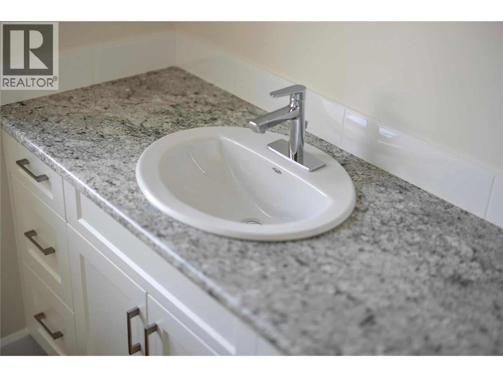 806 Cliff Avenue Unit# 102. Enderby, British Columbia