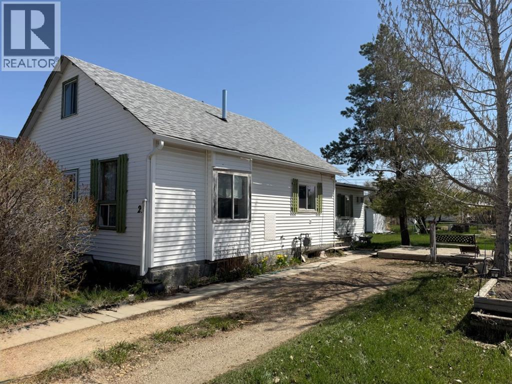 221 2 Avenue E Avenue, Hanna