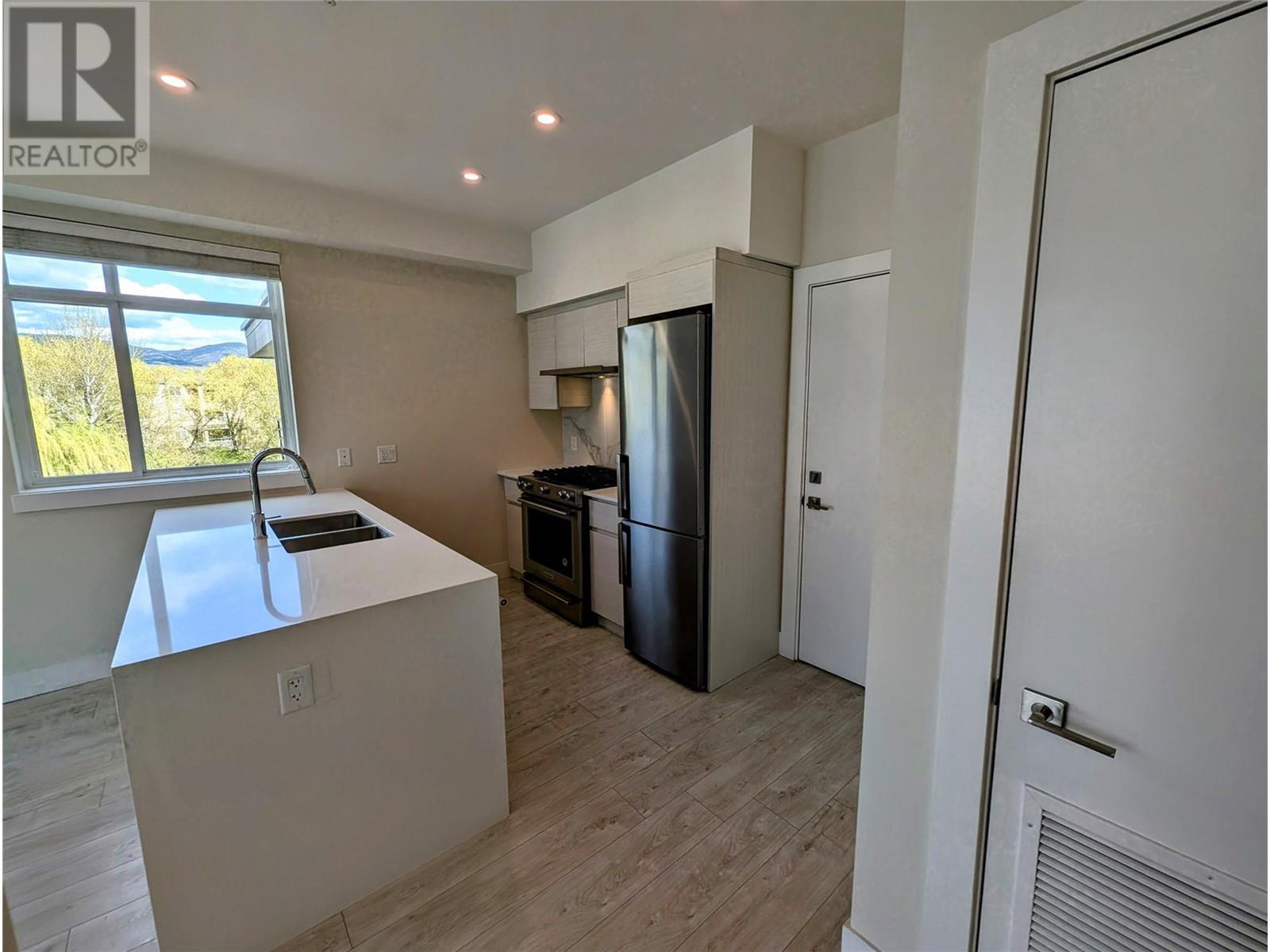 1925 Enterprise Way Unit# 403. Kelowna, British Columbia