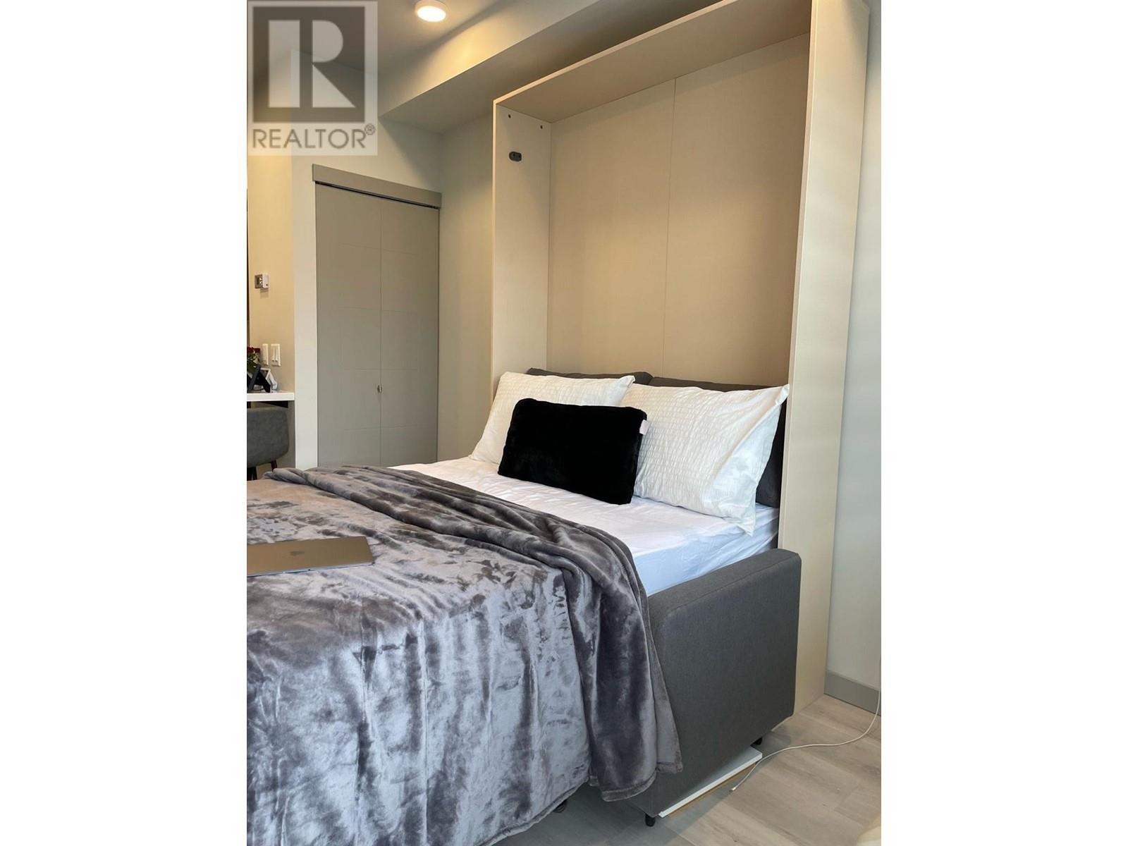 345 Dougall Road N Unit# 215. Kelowna, British Columbia