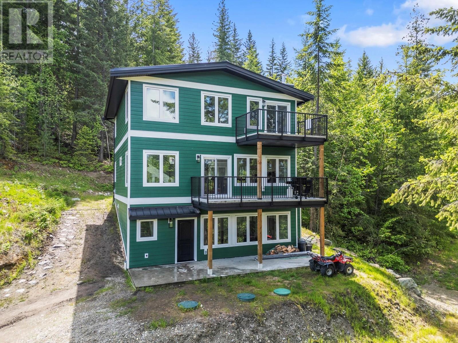 5064 Ridge Road. Eagle Bay, British Columbia