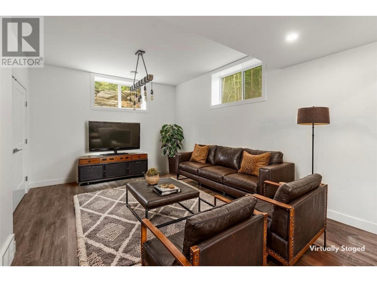 5064 Ridge Road. Eagle Bay, British Columbia