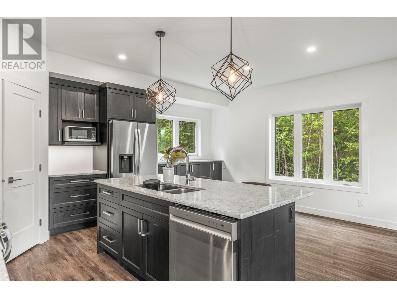 5064 Ridge Road. Eagle Bay, British Columbia