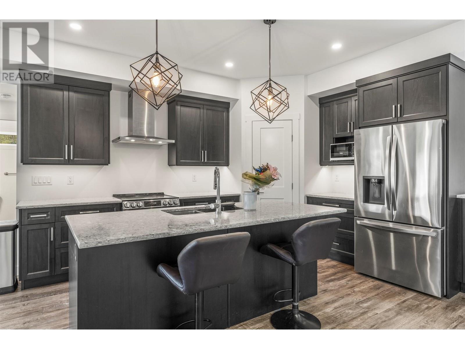 5064 Ridge Road. Eagle Bay, British Columbia