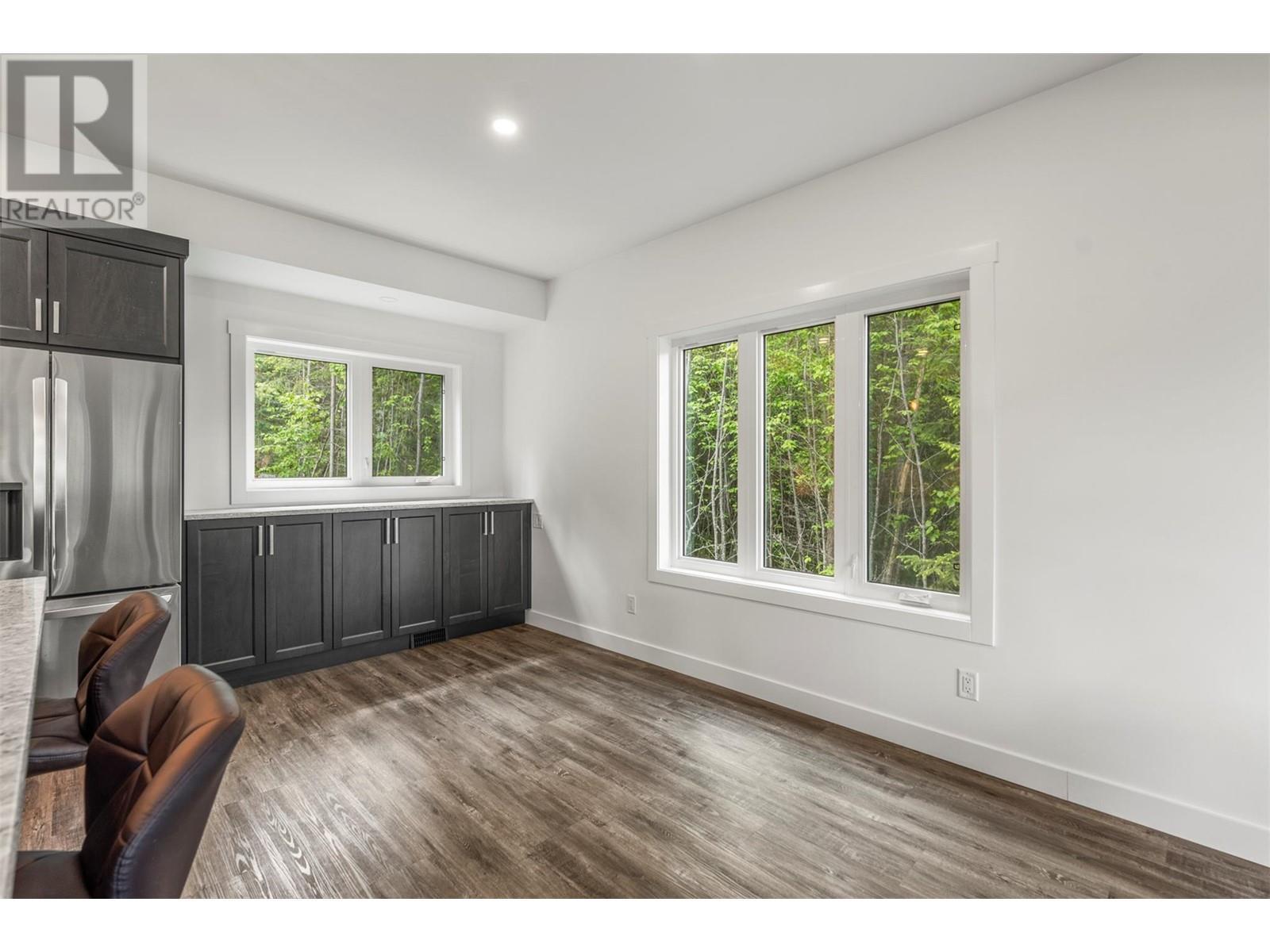 5064 Ridge Road. Eagle Bay, British Columbia