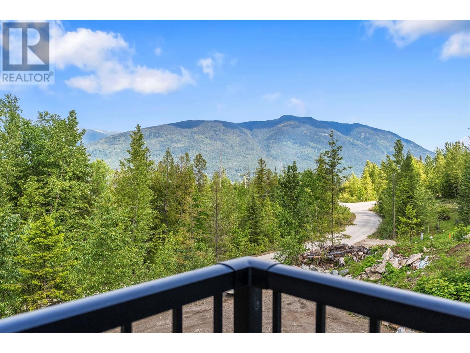 5064 Ridge Road. Eagle Bay, British Columbia