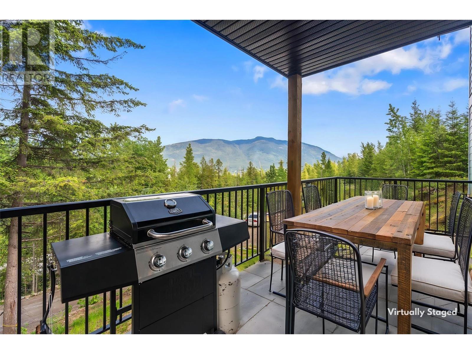 5064 Ridge Road. Eagle Bay, British Columbia