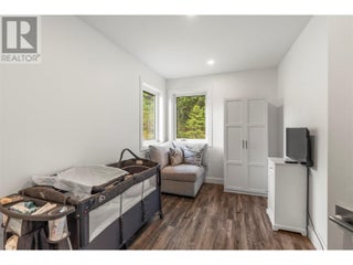 5064 Ridge Road. Eagle Bay, British Columbia