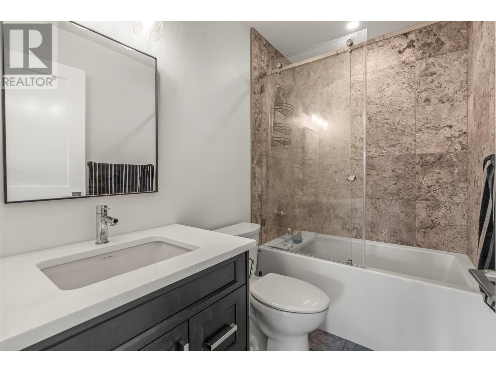 5064 Ridge Road. Eagle Bay, British Columbia