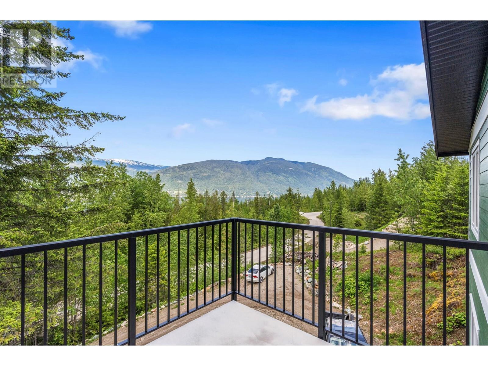 5064 Ridge Road. Eagle Bay, British Columbia