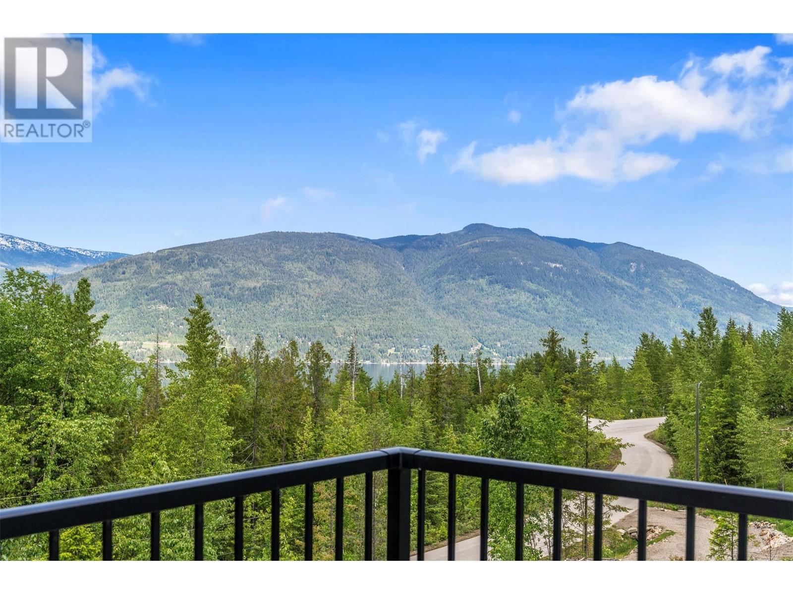5064 Ridge Road. Eagle Bay, British Columbia
