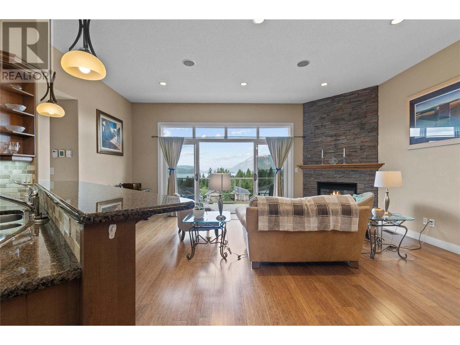 1431 Auto Road Se Unit# 4. Salmon Arm, British Columbia