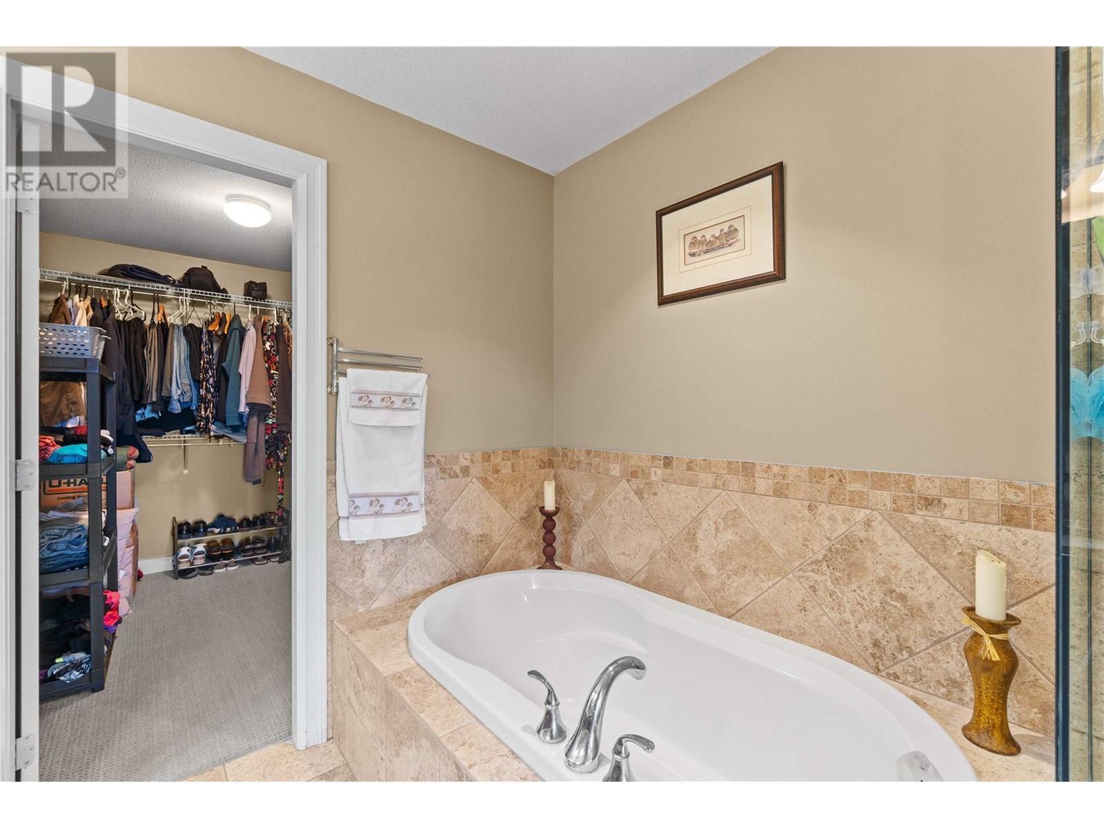 1431 Auto Road Se Unit# 4. Salmon Arm, British Columbia