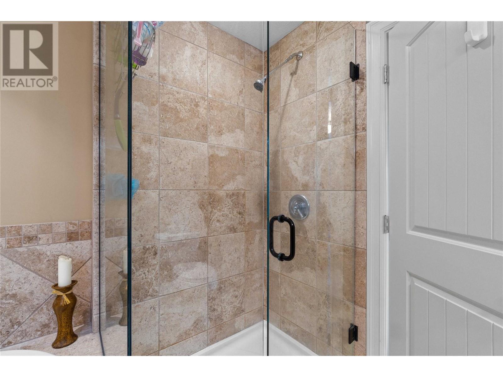 1431 Auto Road Se Unit# 4. Salmon Arm, British Columbia