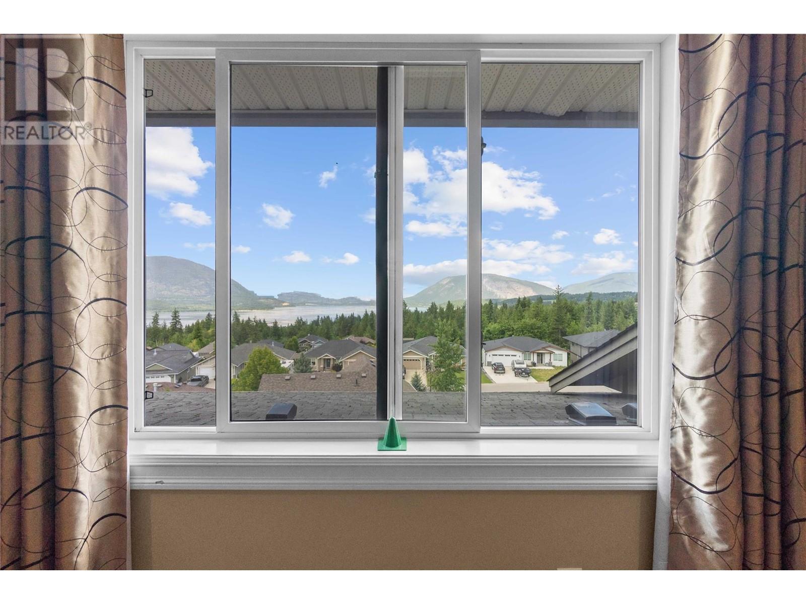 1431 Auto Road Se Unit# 4. Salmon Arm, British Columbia