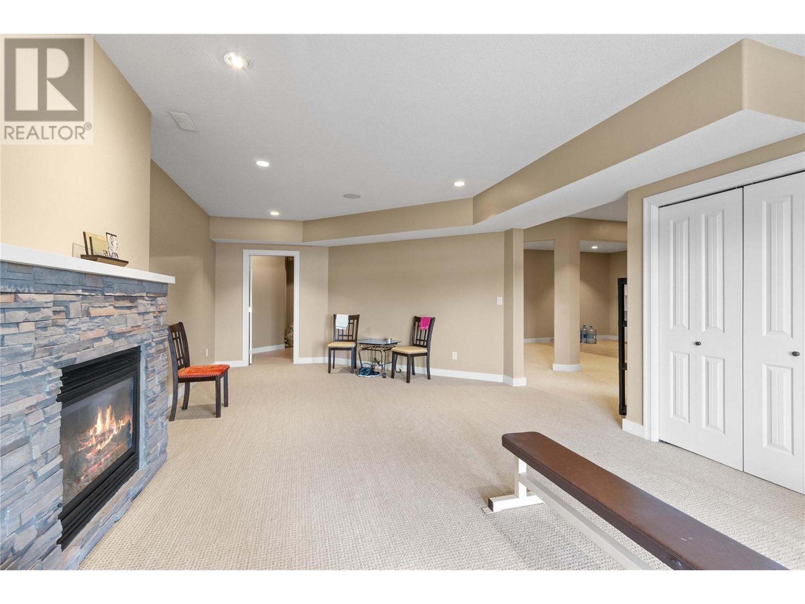 1431 Auto Road Se Unit# 4. Salmon Arm, British Columbia