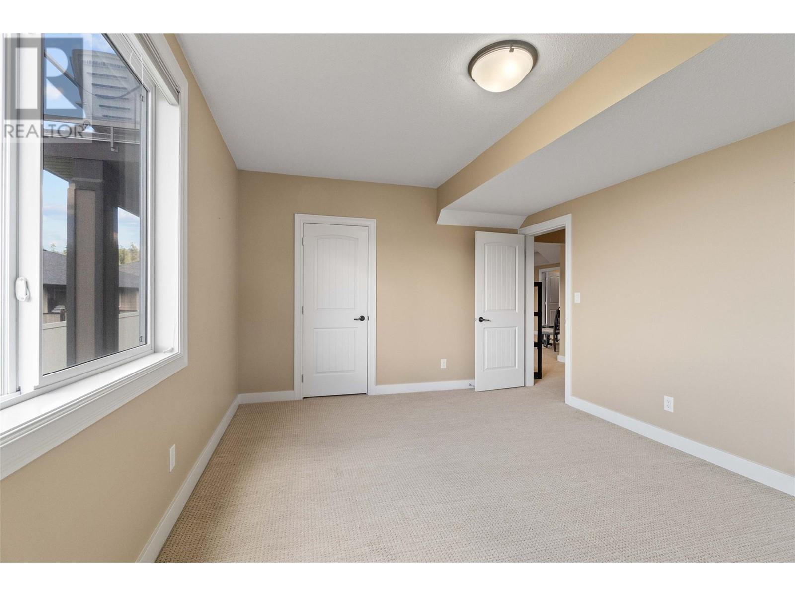 1431 Auto Road Se Unit# 4. Salmon Arm, British Columbia