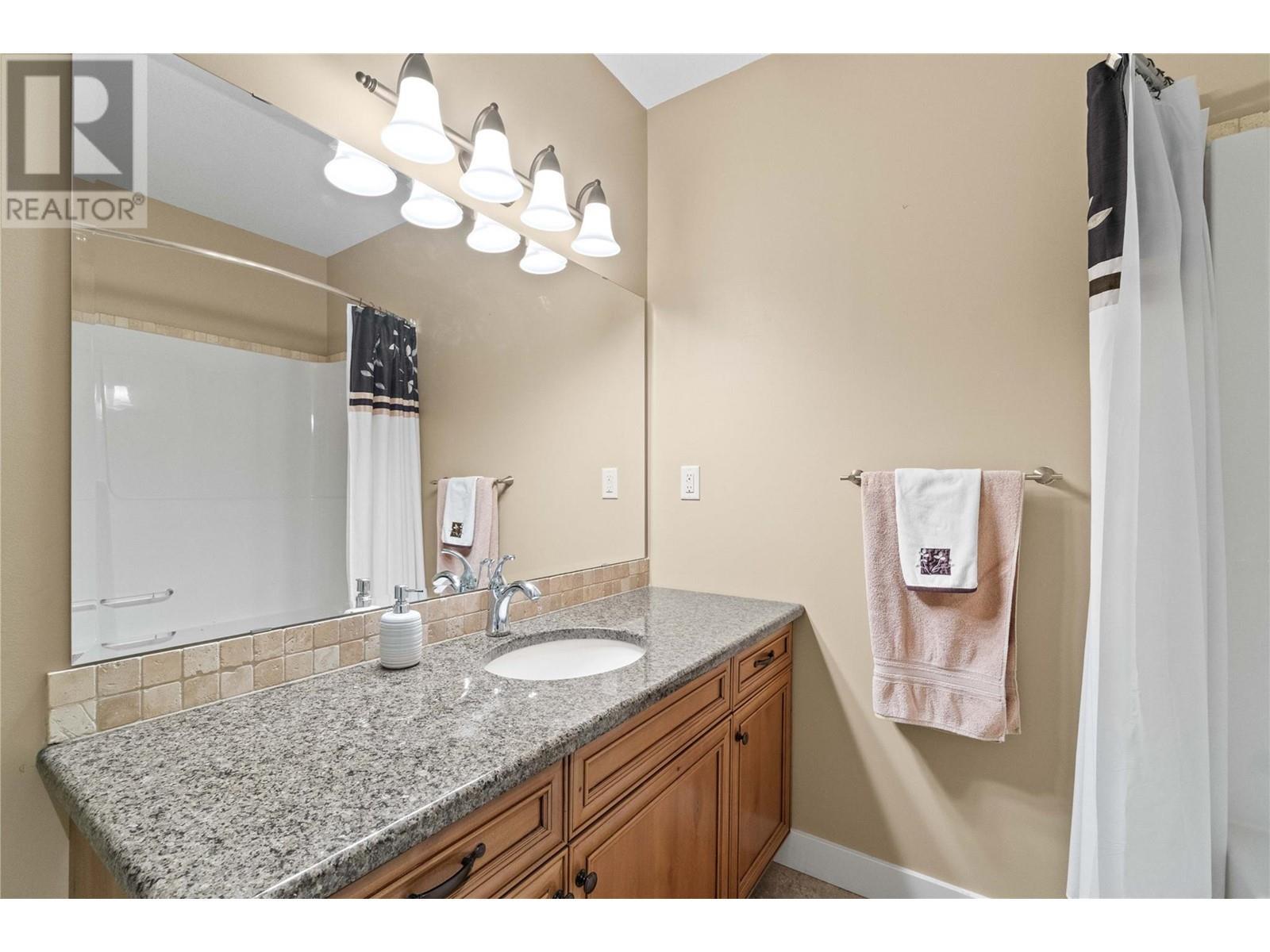 1431 Auto Road Se Unit# 4. Salmon Arm, British Columbia