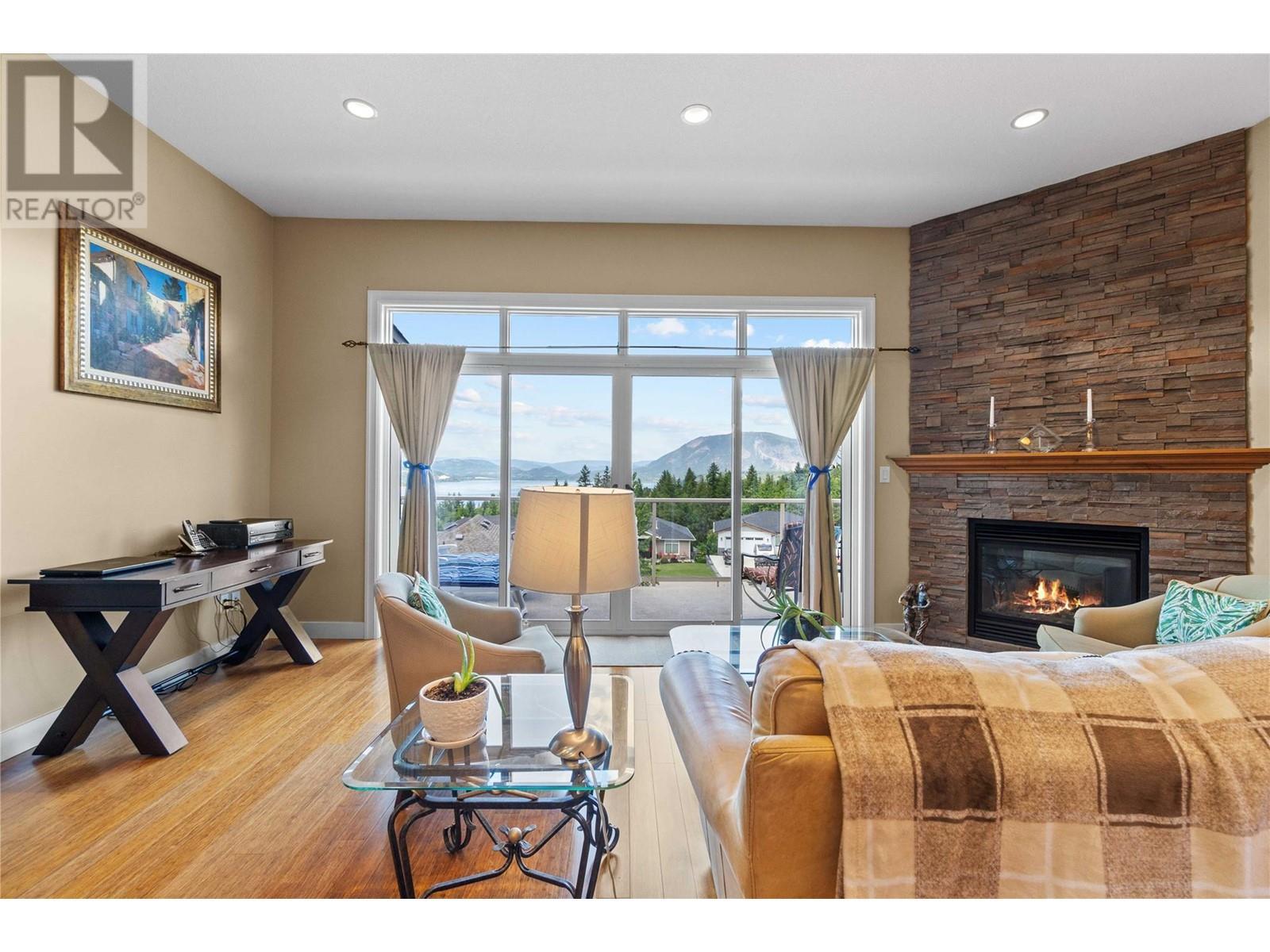 1431 Auto Road Se Unit# 4. Salmon Arm, British Columbia