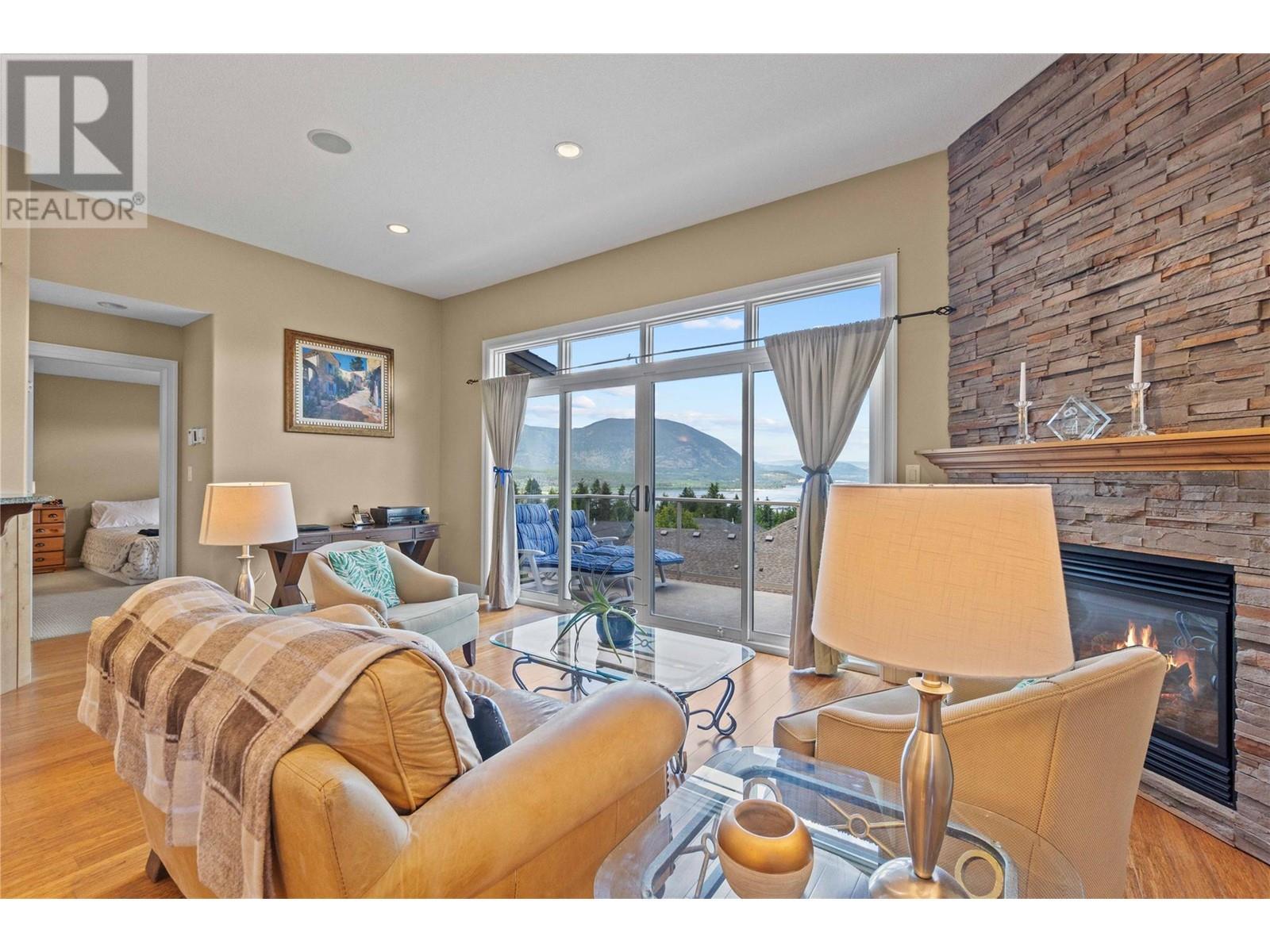 1431 Auto Road Se Unit# 4. Salmon Arm, British Columbia