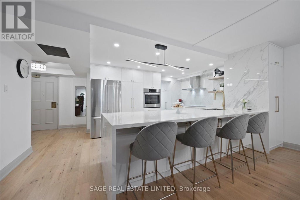 305 - 160 Frederick Street, Toronto (moss Park)