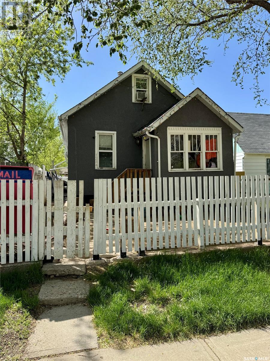 1254 Wascana Street, Regina