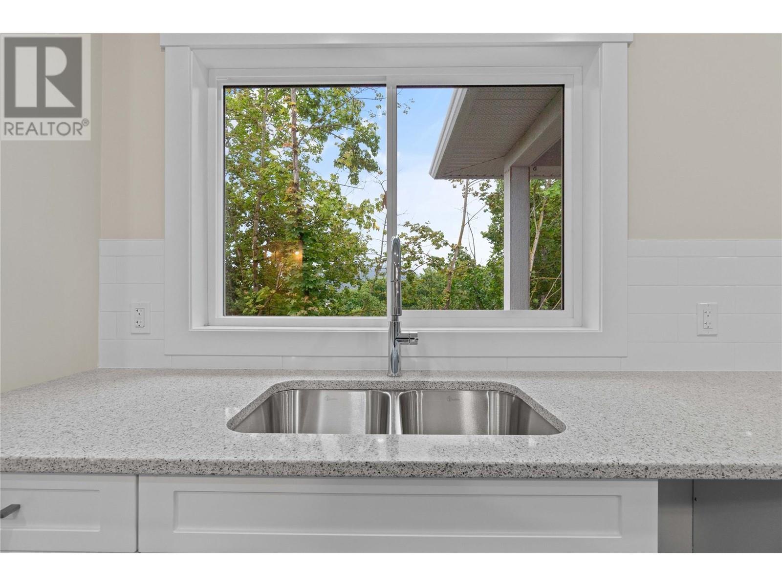 806 Cliff Avenue Unit# 104. Enderby, British Columbia