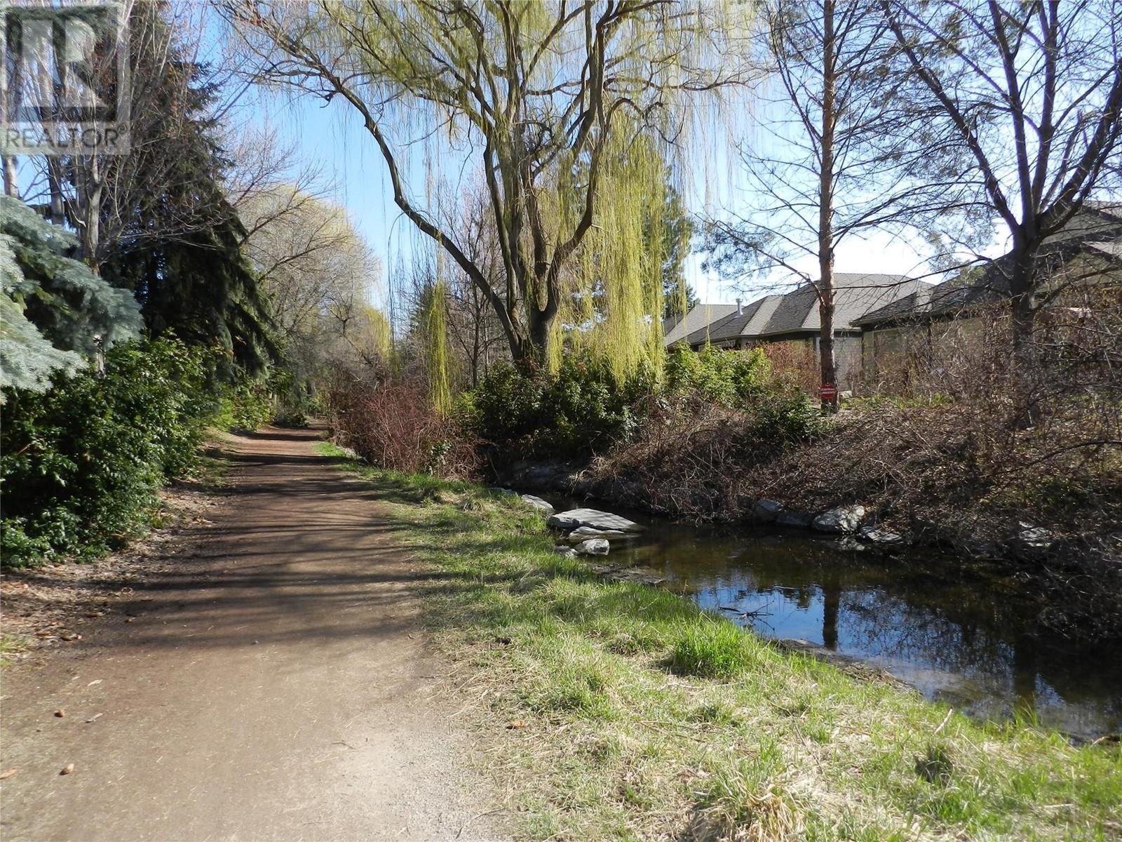 550 Yates Road Unit# 355. Kelowna, British Columbia