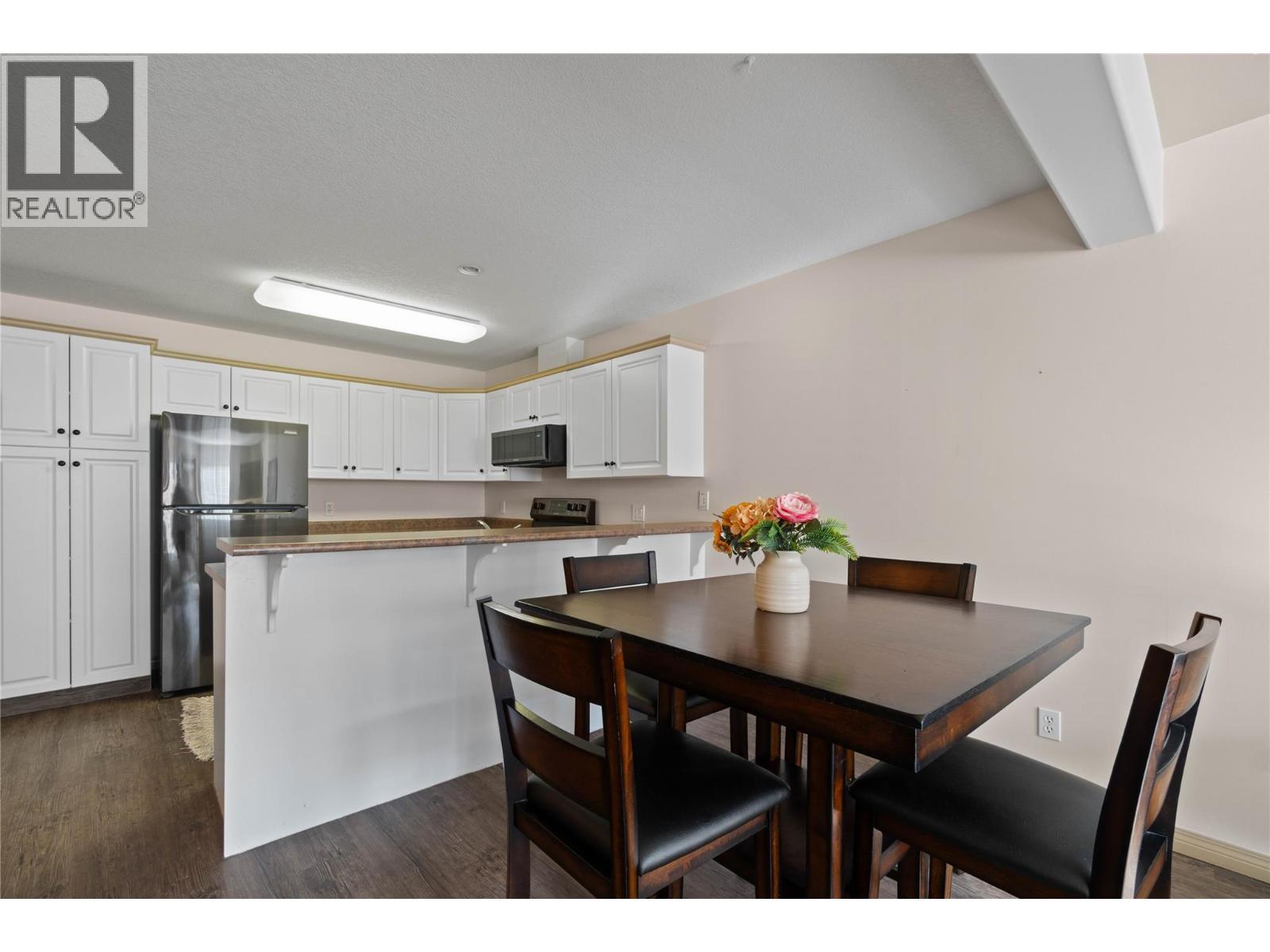 1002 Riverside Avenue Unit# 221. Sicamous, British Columbia