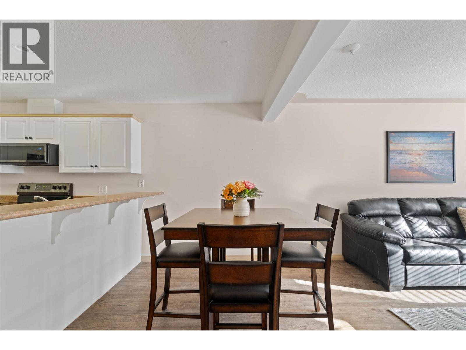 1002 Riverside Avenue Unit# 221. Sicamous, British Columbia