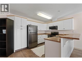 1002 Riverside Avenue Unit# 221. Sicamous, British Columbia