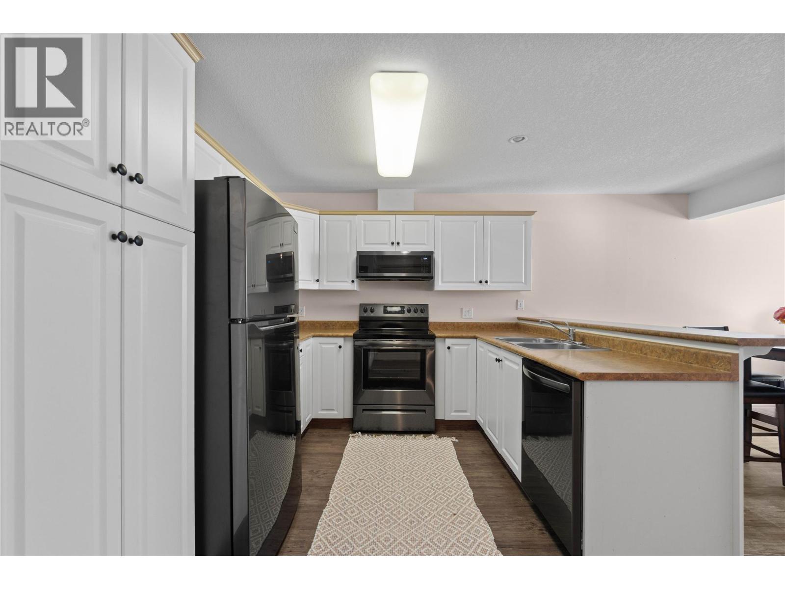1002 Riverside Avenue Unit# 221. Sicamous, British Columbia