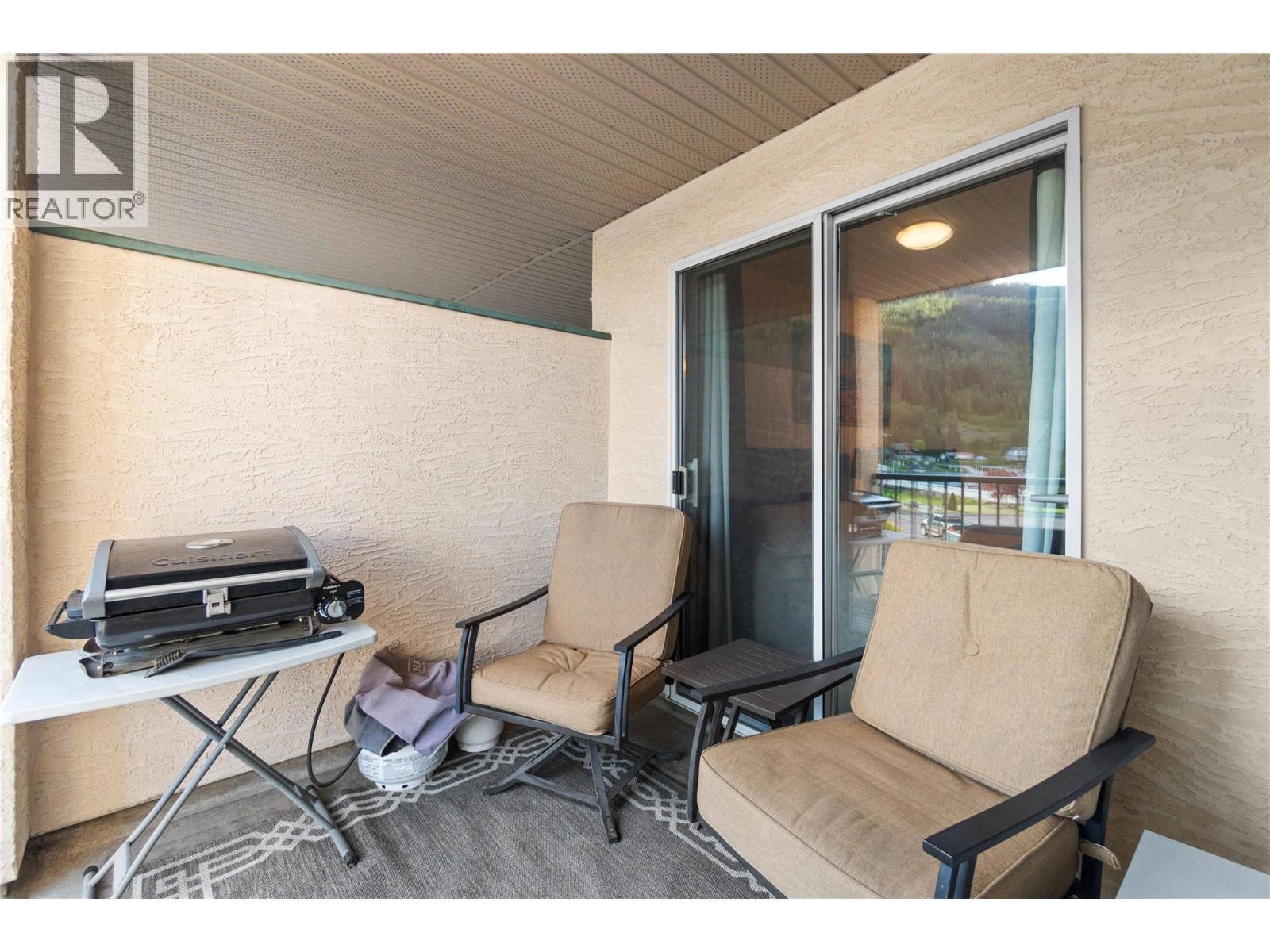 1002 Riverside Avenue Unit# 221. Sicamous, British Columbia