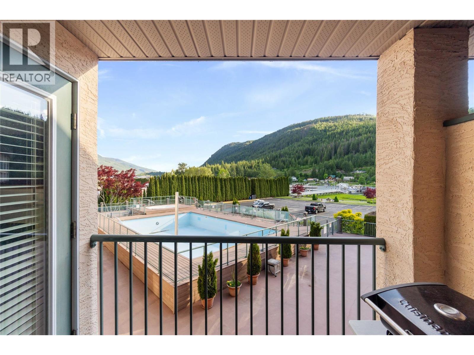 1002 Riverside Avenue Unit# 221. Sicamous, British Columbia