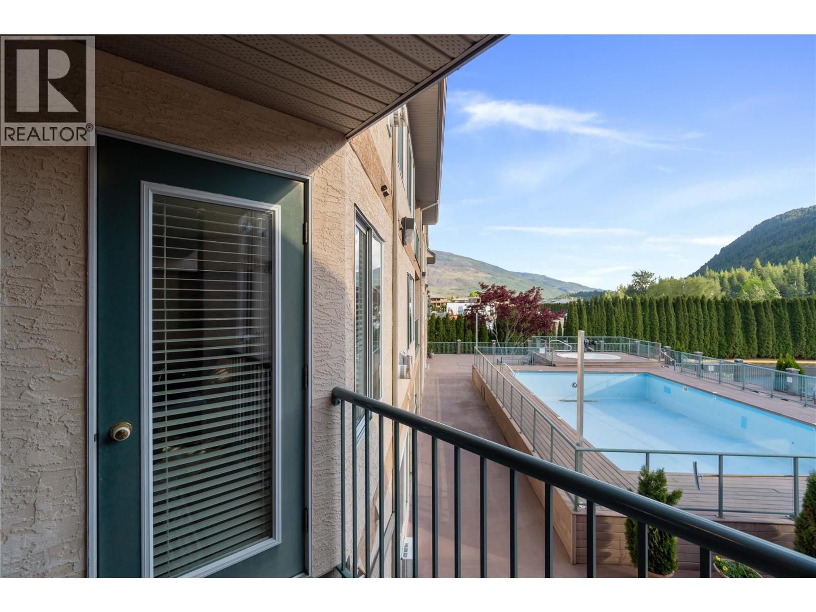 1002 Riverside Avenue Unit# 221. Sicamous, British Columbia