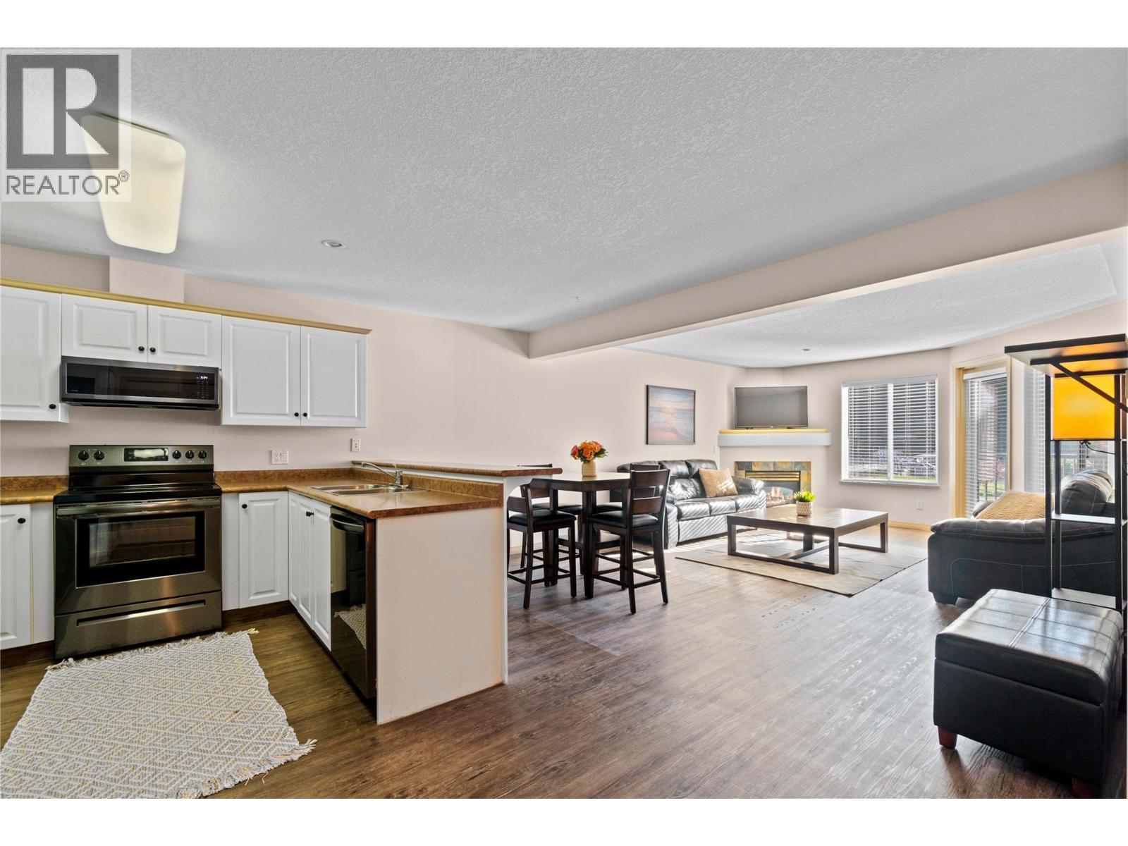 1002 Riverside Avenue Unit# 221. Sicamous, British Columbia