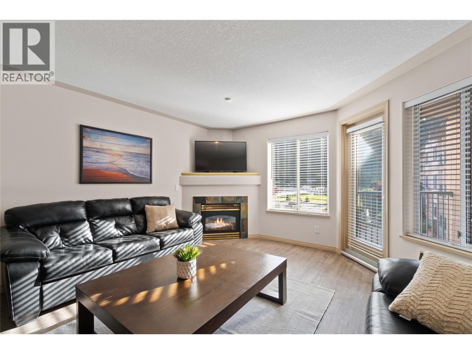 1002 Riverside Avenue Unit# 221. Sicamous, British Columbia