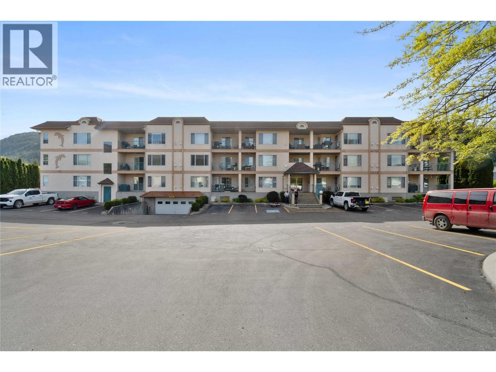 1002 Riverside Avenue Unit# 221. Sicamous, British Columbia
