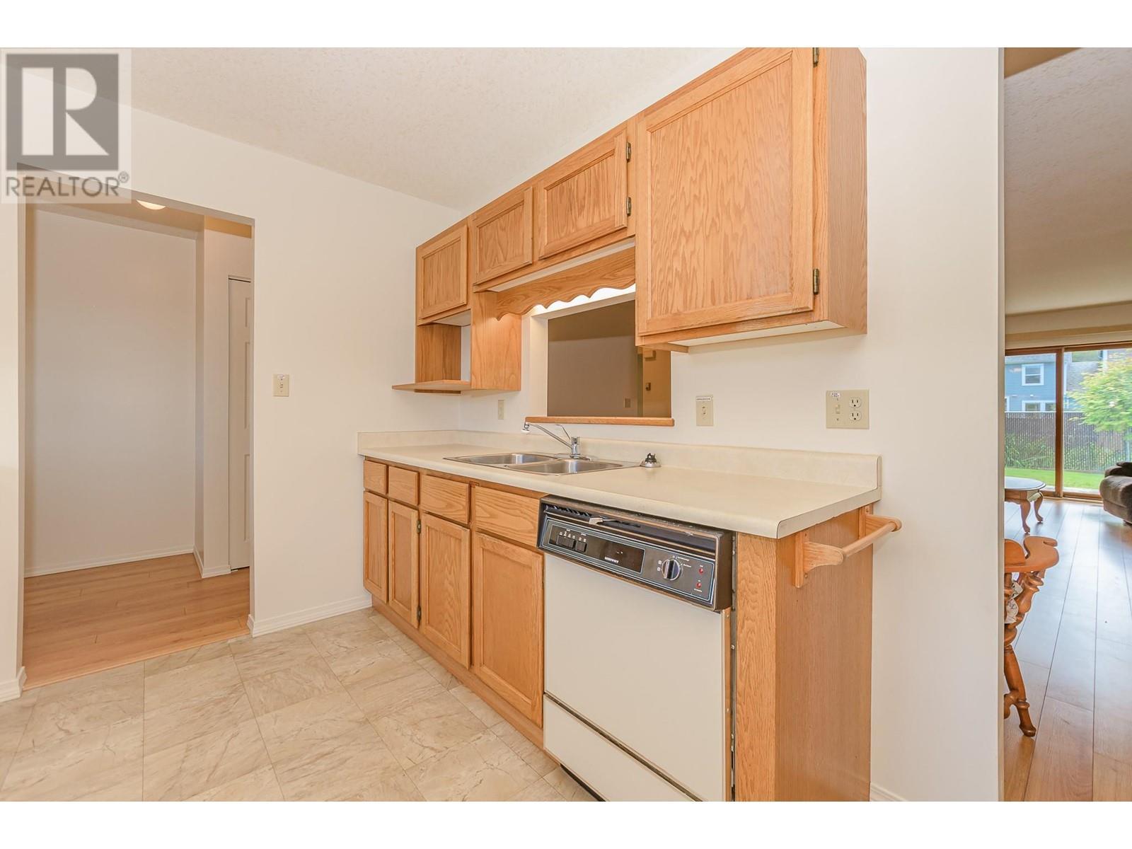 151 8 Avenue Sw Unit# 10. Salmon Arm, British Columbia