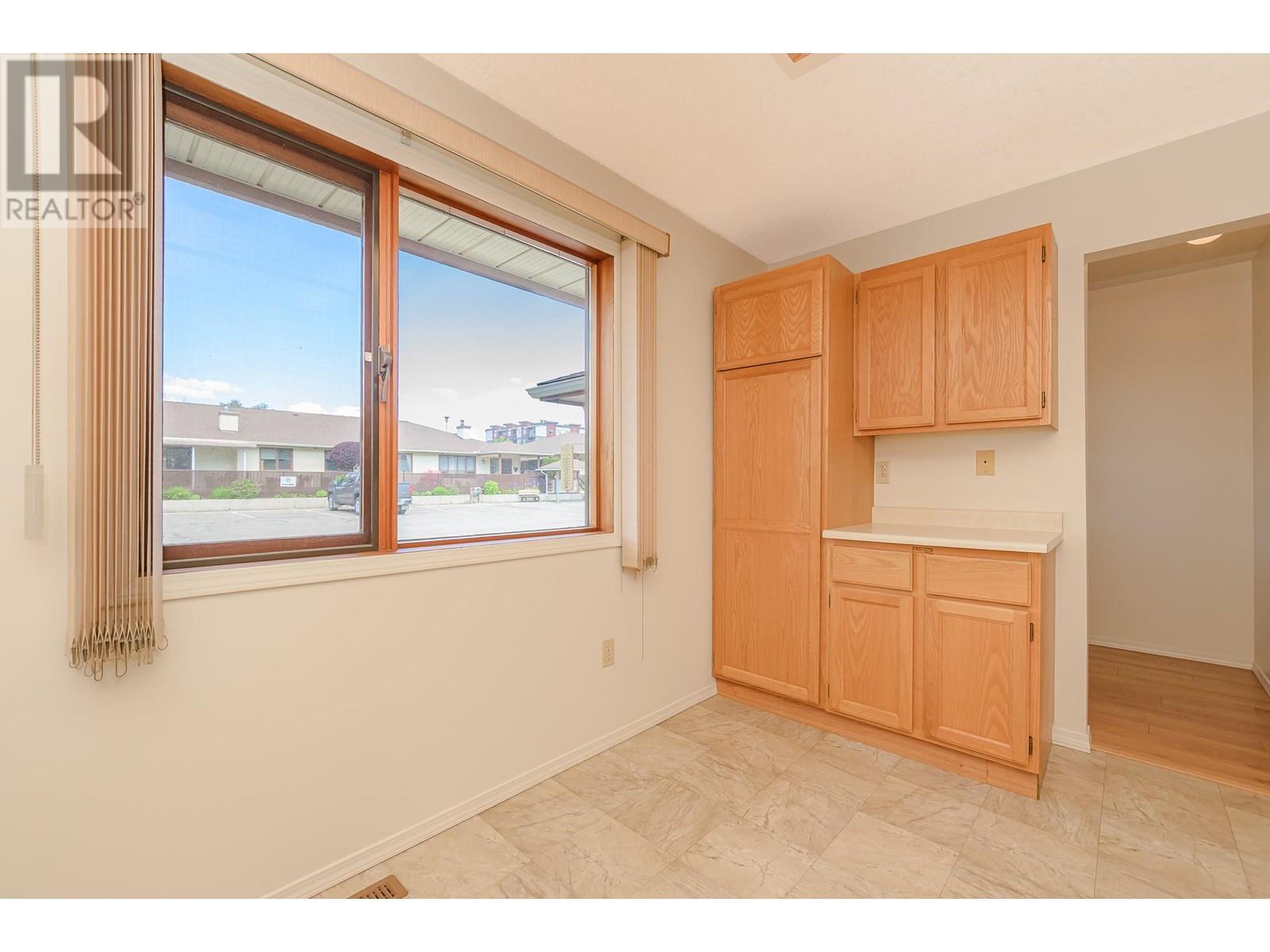 151 8 Avenue Sw Unit# 10. Salmon Arm, British Columbia