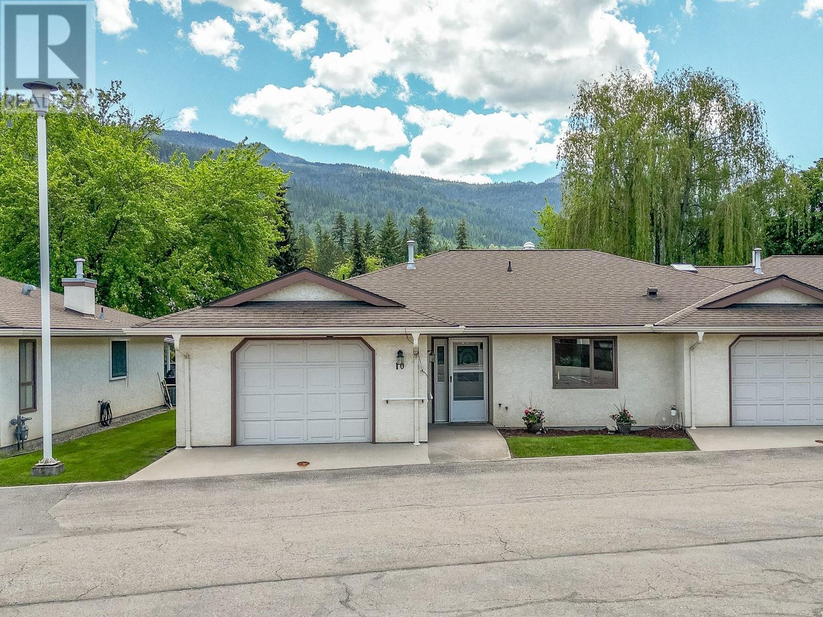151 8 Avenue Sw Unit# 10. Salmon Arm, British Columbia