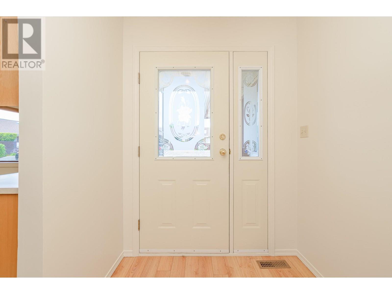 151 8 Avenue Sw Unit# 10. Salmon Arm, British Columbia