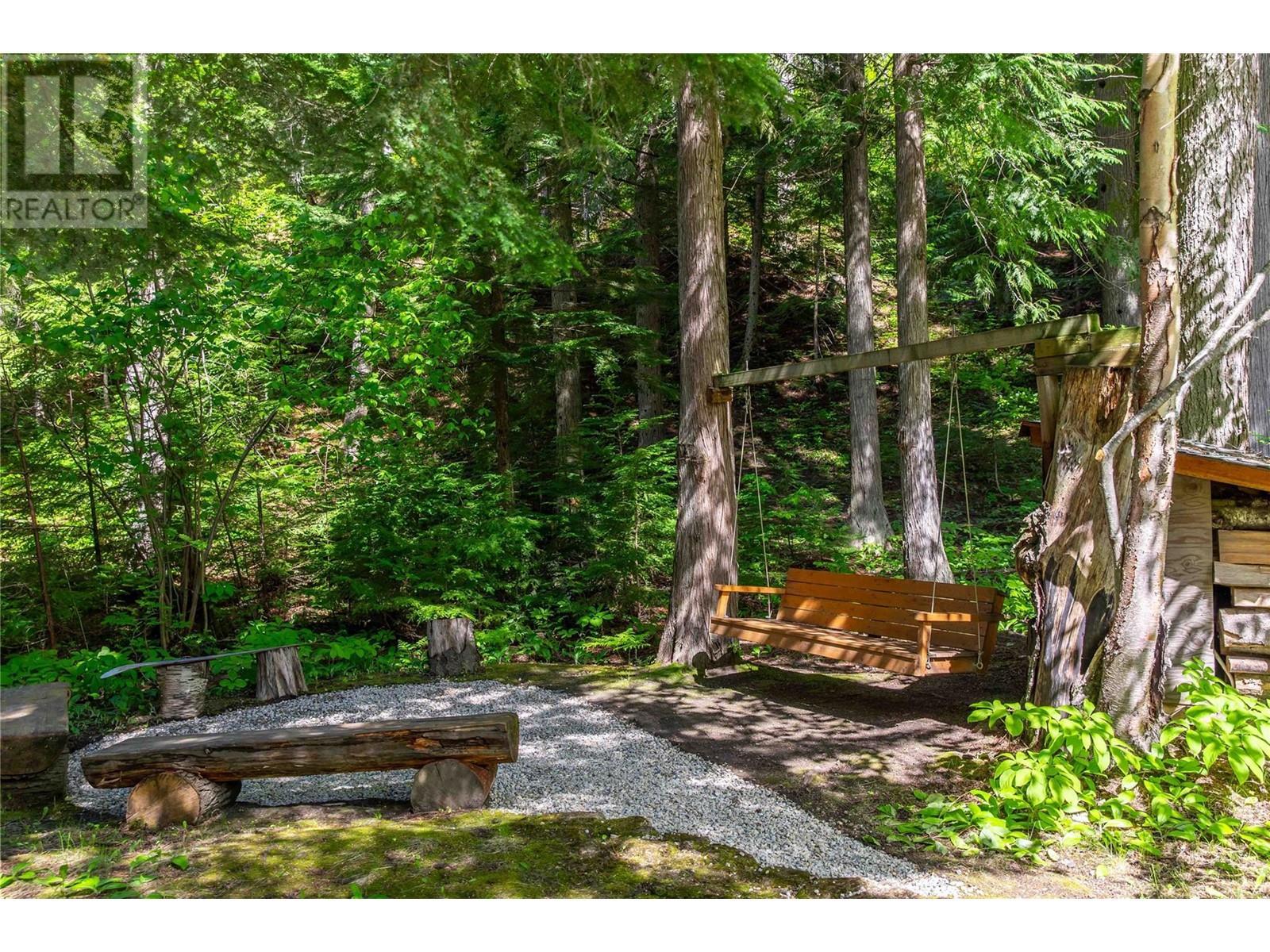 1640 Galt Crescent. Revelstoke, British Columbia