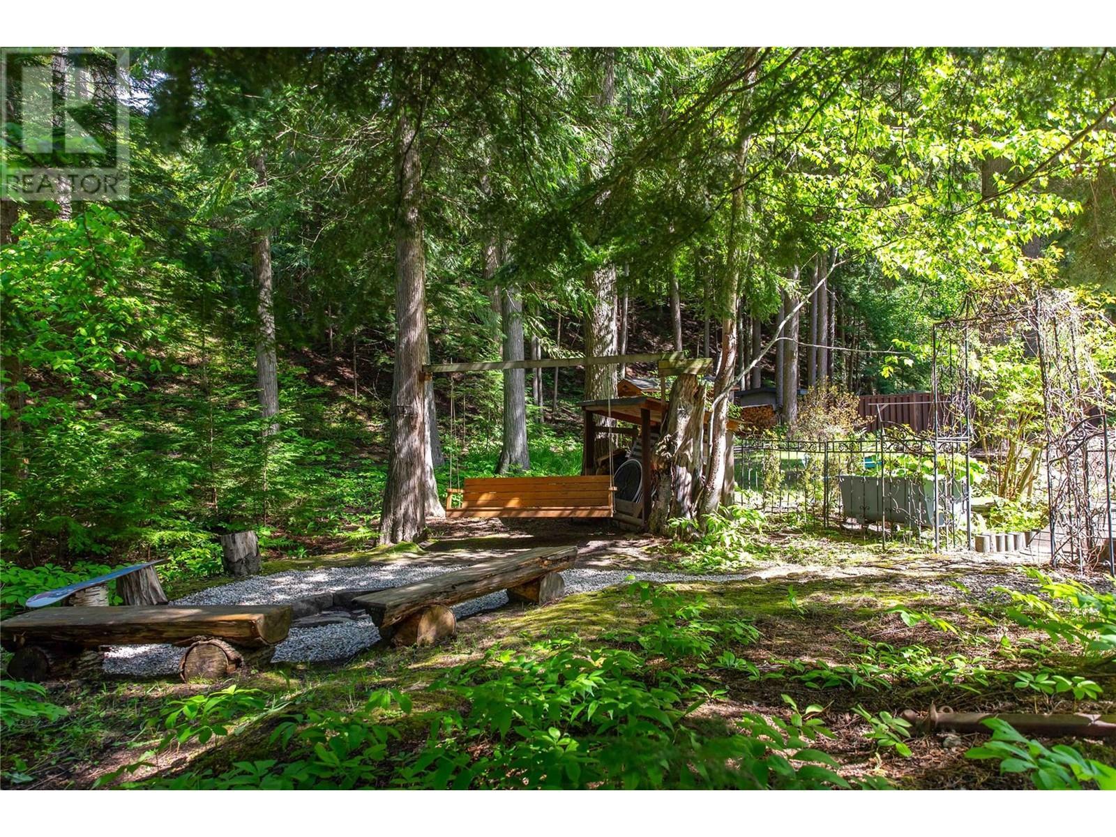 1640 Galt Crescent. Revelstoke, British Columbia