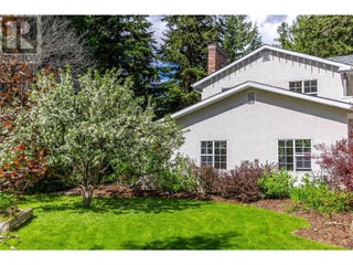 1640 Galt Crescent. Revelstoke, British Columbia