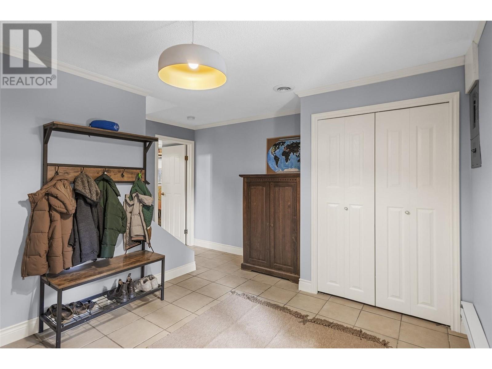 1640 Galt Crescent. Revelstoke, British Columbia