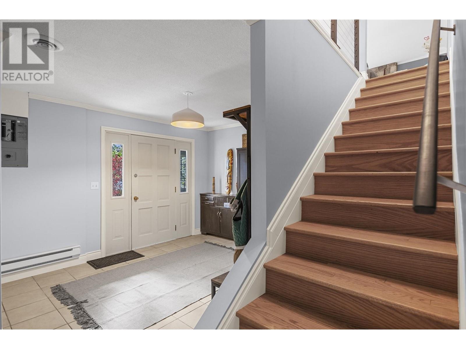 1640 Galt Crescent. Revelstoke, British Columbia